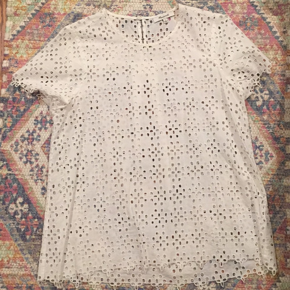 Pretty white top